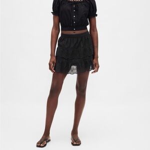 NWT Gap Eyelet Ruffle Mini Skort